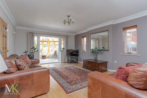 4 bedroom detached house for sale, Iford Gardens, Bournemouth BH7