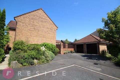 4 bedroom detached house for sale, Pipers Close, Rochdale OL11