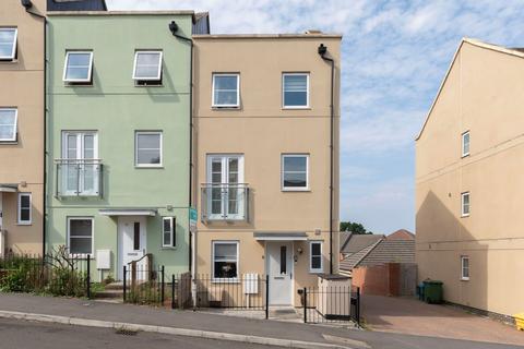 4 bedroom end of terrace house for sale, Fairford Road, Cheltenham GL52