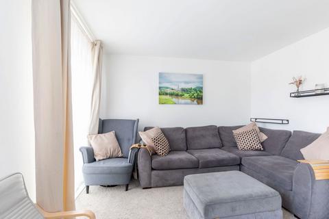 4 bedroom end of terrace house for sale, Fairford Road, Cheltenham GL52