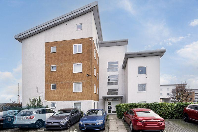 Felixstowe Court, Galleons Lock, E16 2 bed apartment to rent £1,700 pcm (£392 pw)