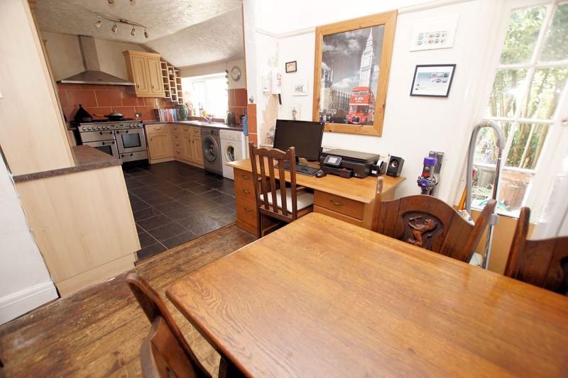 Kitchen/Dining Area
