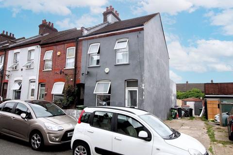 2 bedroom end of terrace house for sale, Butlin Road, Luton