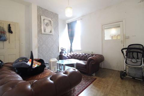 2 bedroom end of terrace house for sale, Butlin Road, Luton