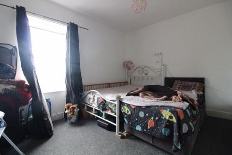 2 Butlin Road, Luton, LU1 1LD