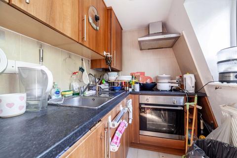 1 bedroom flat to rent, 1 bed in Edith Road