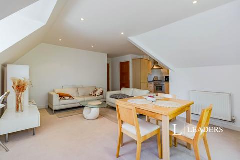 2 bedroom apartment to rent, Stretton Court, Wey Road
