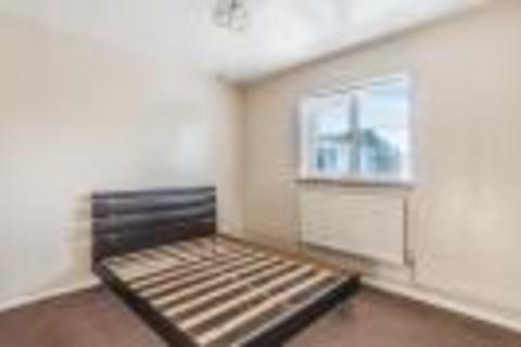 2 bedroom bungalow to rent, Dane Close, Amersham, HP7