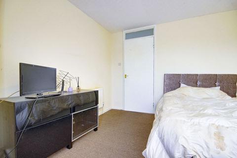 3 bedroom maisonette for sale, Ermine Side, Enfield