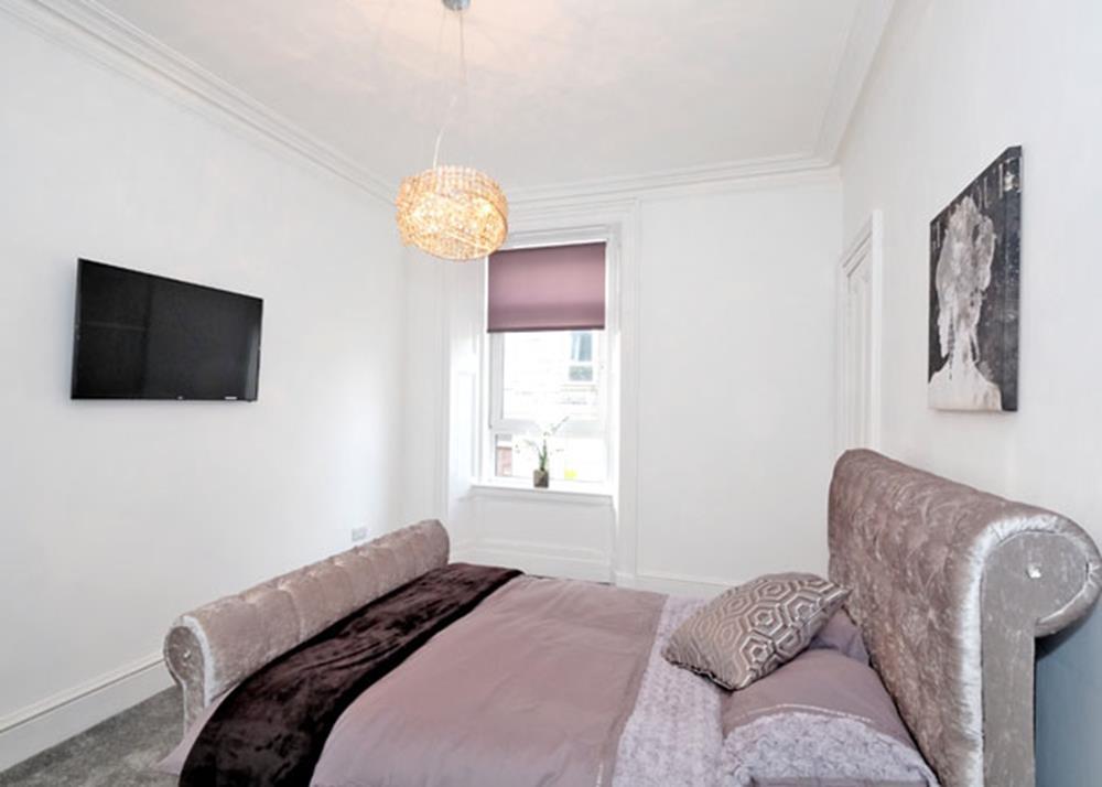 Bedroom 2 photograph 2