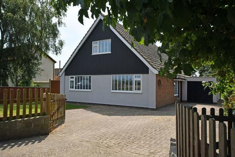 3 bedroom detached bungalow for sale, Wragholme Road, Louth LN11