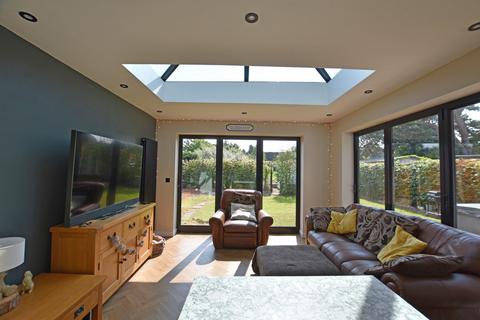 4 bedroom detached house for sale, Scalby Beck Road, Scarborough YO13