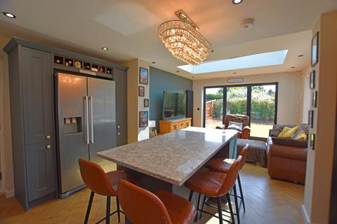 4 bedroom detached house for sale, Scalby Beck Road, Scarborough YO13
