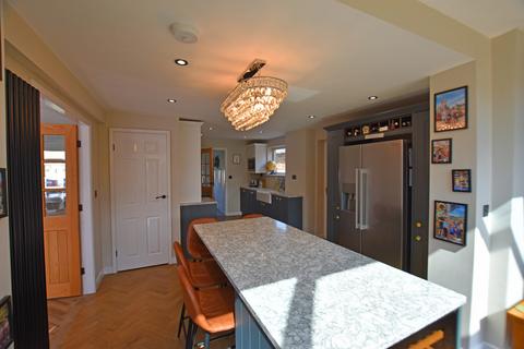 4 bedroom detached house for sale, Scalby Beck Road, Scarborough YO13
