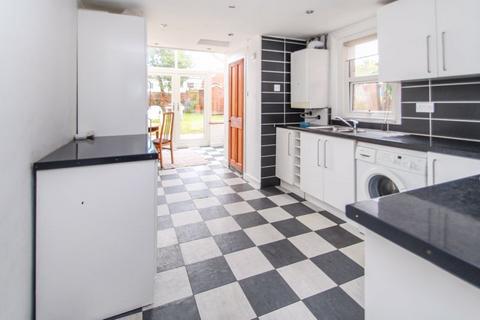 3 bedroom detached house to rent, Pine Road, Bournemouth BH9