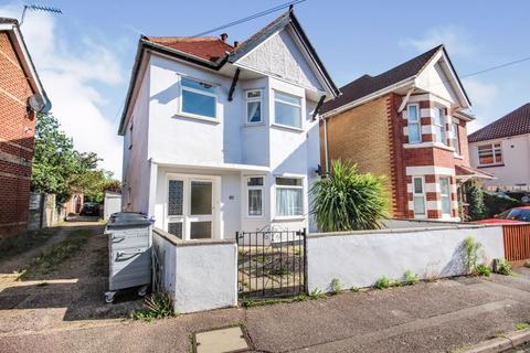 5 bedroom detached house to rent, Cardigan Road, Bournemouth BH9