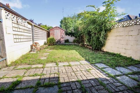 5 bedroom detached house to rent, Cardigan Road, Bournemouth BH9