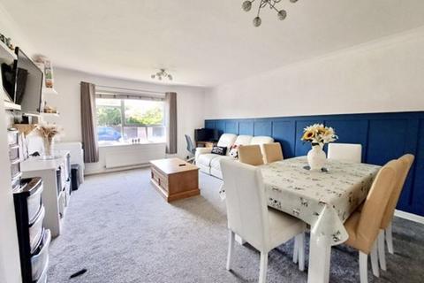 2 bedroom flat for sale, Hunt Road, Poole BH15