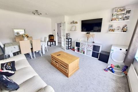 2 bedroom flat for sale, Hunt Road, Poole BH15