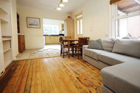 5 bedroom detached house to rent, Richmond Park Road, Bournemouth BH8