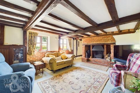 5 bedroom detached house for sale, Norwich Road, Bunwell, Norwich