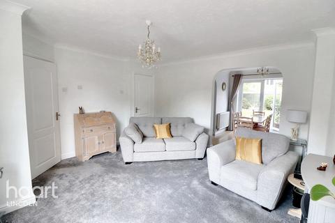 17 Durham Close, Bracebridge Heath, Lincoln, LN4 2TN