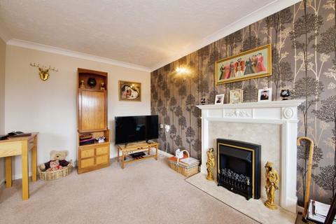 2 bedroom retirement property for sale, Turners Hill, Cheshunt EN8