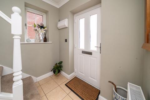 3 bedroom semi-detached house for sale, Weir Court, Stourbridge DY8