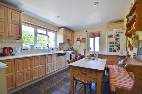 3 bedroom detached house for sale, Brookside Close, Tiddington