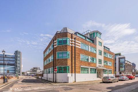 2 bedroom flat for sale, Broad Street, Old Portsmouth