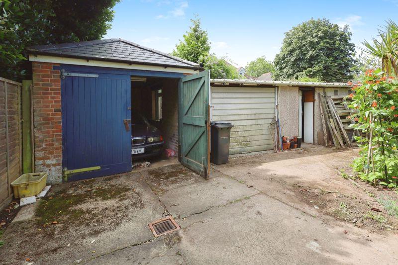 Garage &amp; Workshops