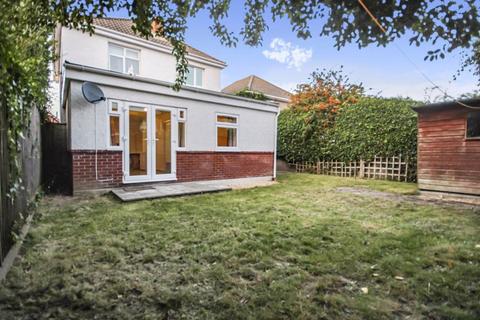 6 bedroom detached house to rent, Ensbury Park Road, Bournemouth BH9