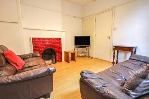 6 bedroom detached house to rent, Stanfield Road, Bournemouth BH9