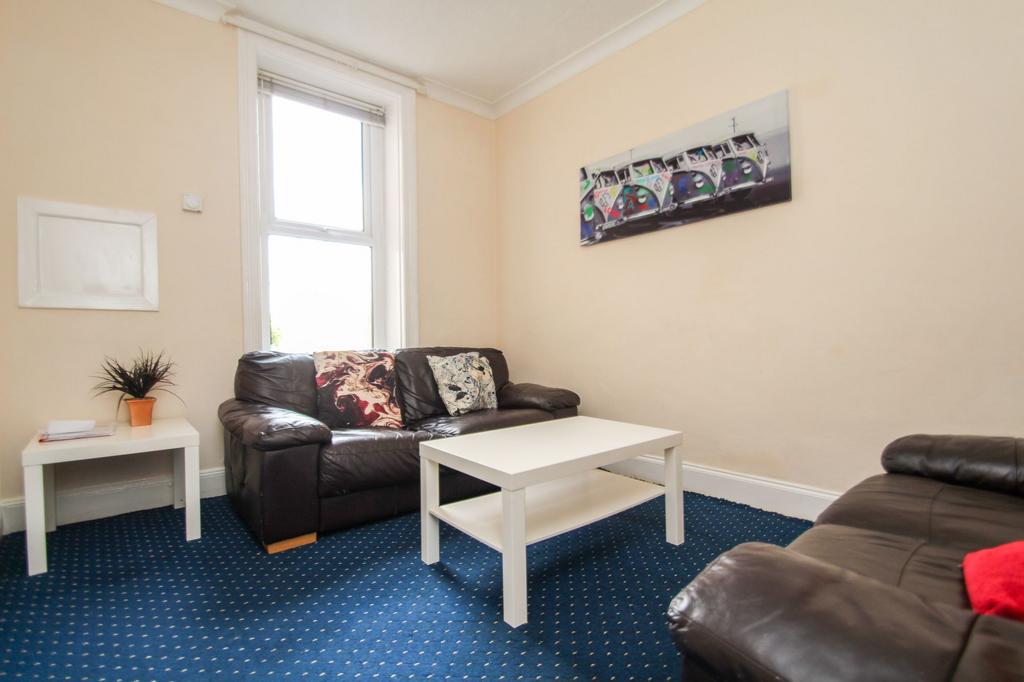 House in Bournemouth, Springbourne - View 2