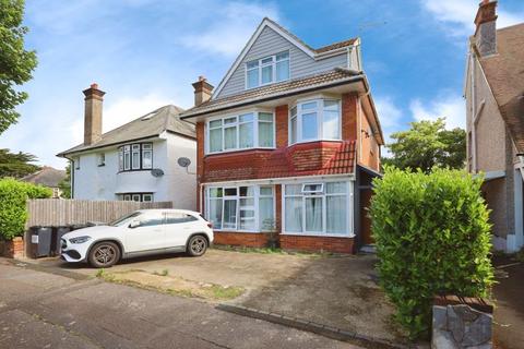 2 bedroom apartment to rent, 41 Bryanstone Road, Bournemouth BH3