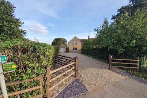 3 bedroom character property for sale, Brewery Cottages, Slapton LU7