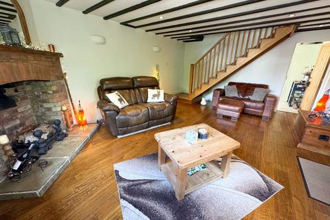 3 bedroom character property for sale, Brewery Cottages, Slapton LU7