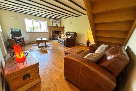 3 bedroom character property for sale, Brewery Cottages, Slapton LU7