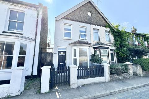 2 bedroom end of terrace house to rent, Church Street, Broadstairs