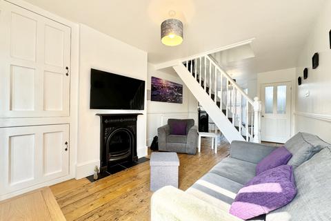 2 bedroom end of terrace house to rent, Church Street, Broadstairs