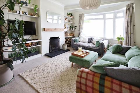 15 Deanscroft Road, Bournemouth, BH10 6JP