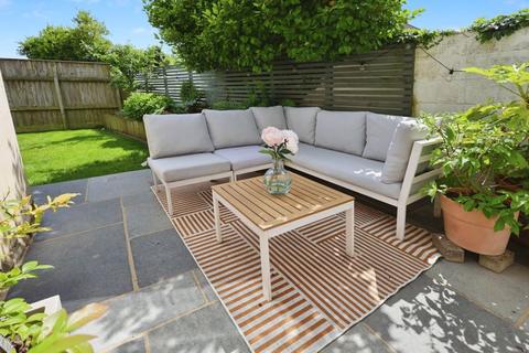 15 Deanscroft Road, Bournemouth, BH10 6JP