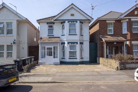 18 Bingham Road, Bournemouth, BH9 1BS
