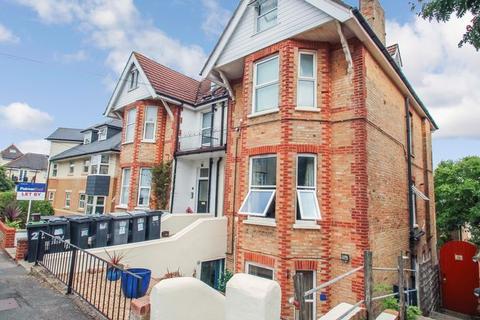 4 bedroom house to rent, Burnaby Road, Bournemouth BH4