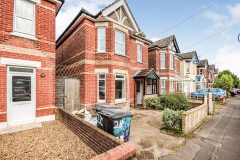 5 bedroom detached house to rent, Osborne Road, Bournemouth BH9