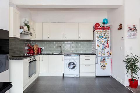 2 bedroom maisonette for sale, Floyd Road, London SE7