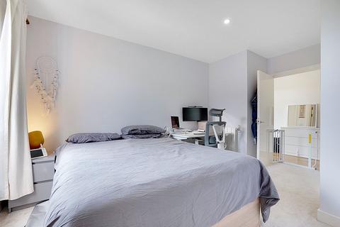 29, Campbell Court, 3 Embry Road, London, SE9 6BT