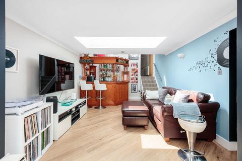 4 bedroom end of terrace house for sale, Shooters Hill, London SE18