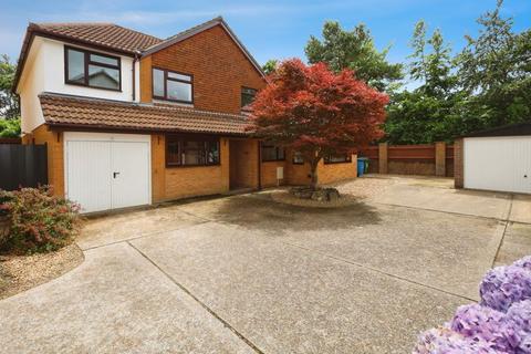 5 bedroom detached house for sale, Cull Close, Poole BH12