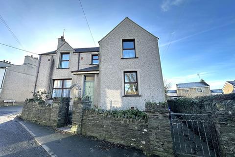 3 bedroom end of terrace house for sale, London Road, Holyhead LL65